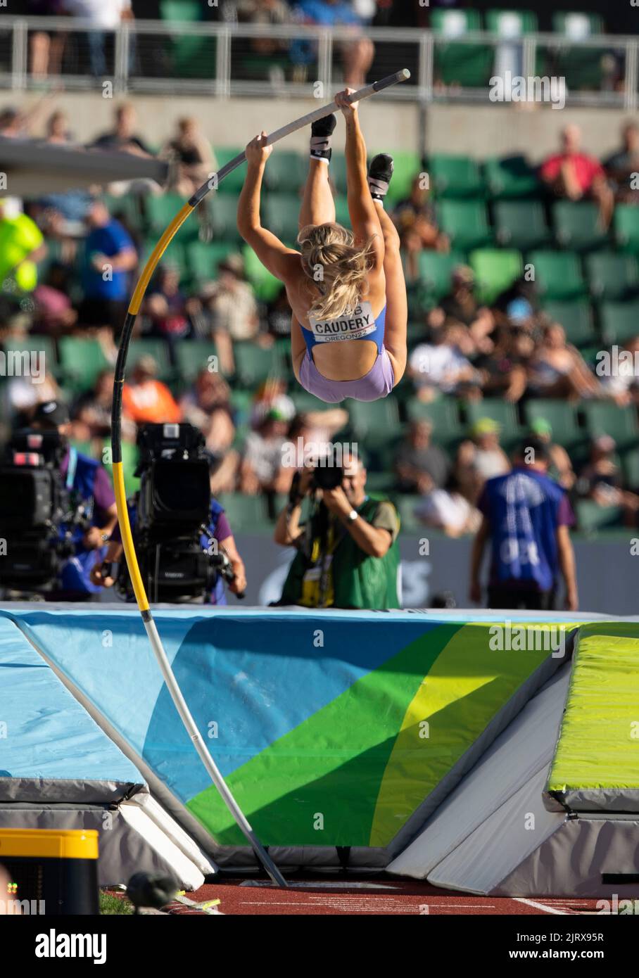 Molly Caudery Competing In The Women S Pole Vault Heats At The World Molly Caudery Competing In The Women S Pole Vault Heats At The World