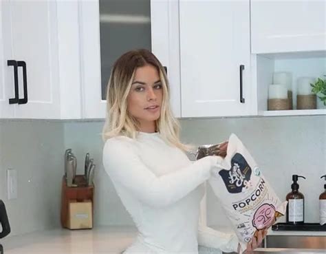 Yaslen Clemente Luce Su Torneada Figura Con Su Bikini Blanco En Yaslen Clemente Luce Su Torneada Figura Con Su Bikini Blanco En